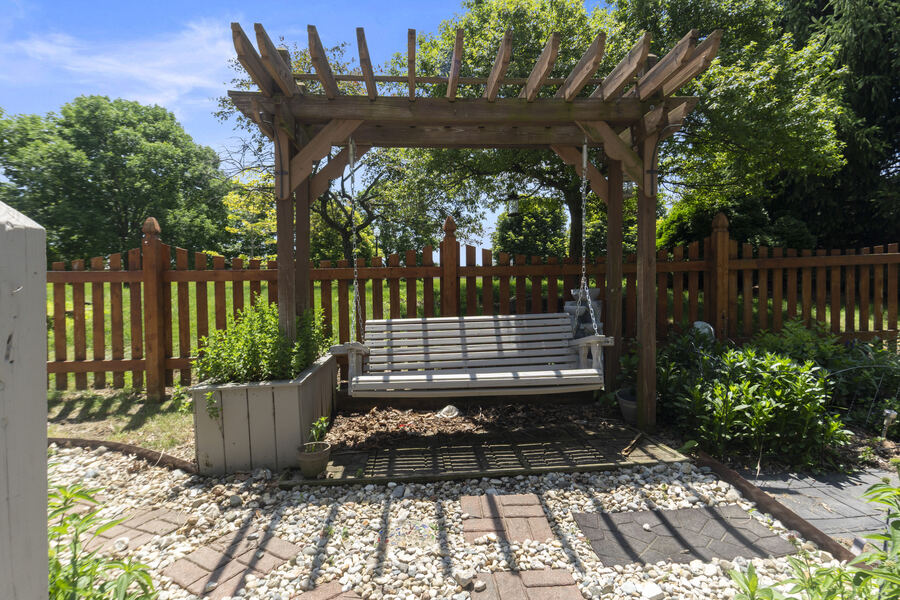 Pergola bench
